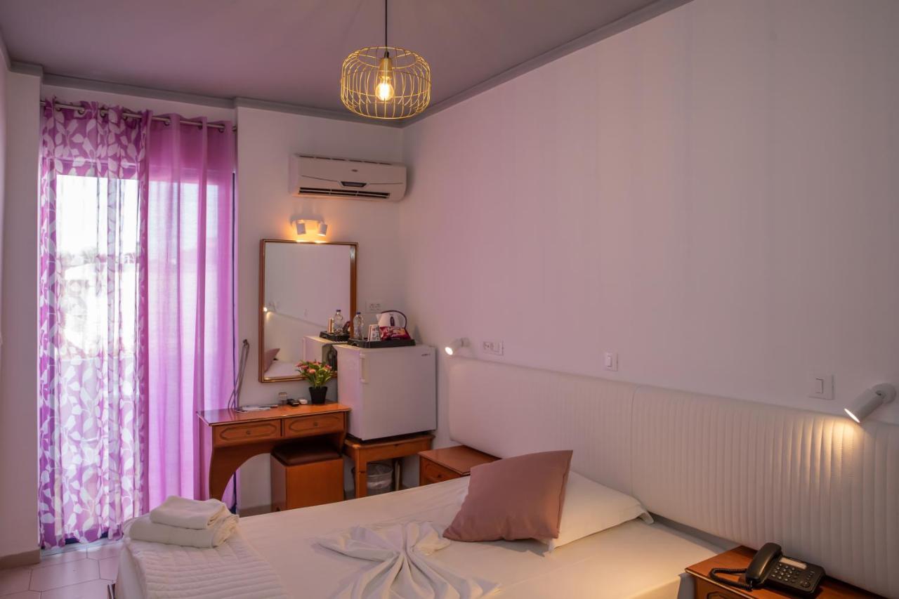Sea Breeze Hotel มัสติคารี ภายนอก รูปภาพ