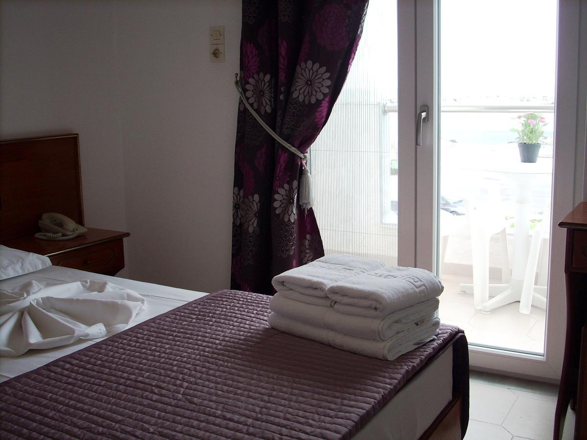 Sea Breeze Hotel มัสติคารี ภายนอก รูปภาพ