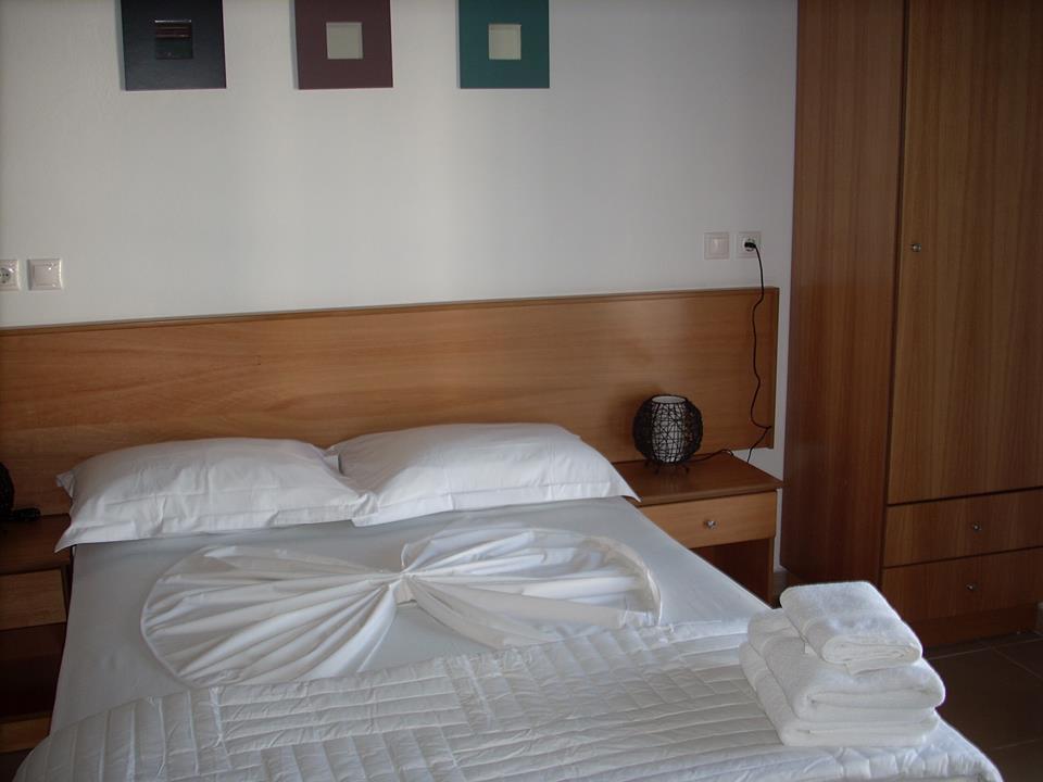 Sea Breeze Hotel มัสติคารี ภายนอก รูปภาพ