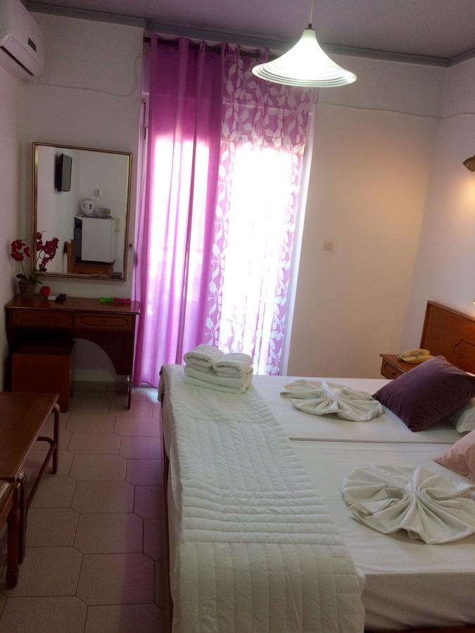 Sea Breeze Hotel มัสติคารี ภายนอก รูปภาพ